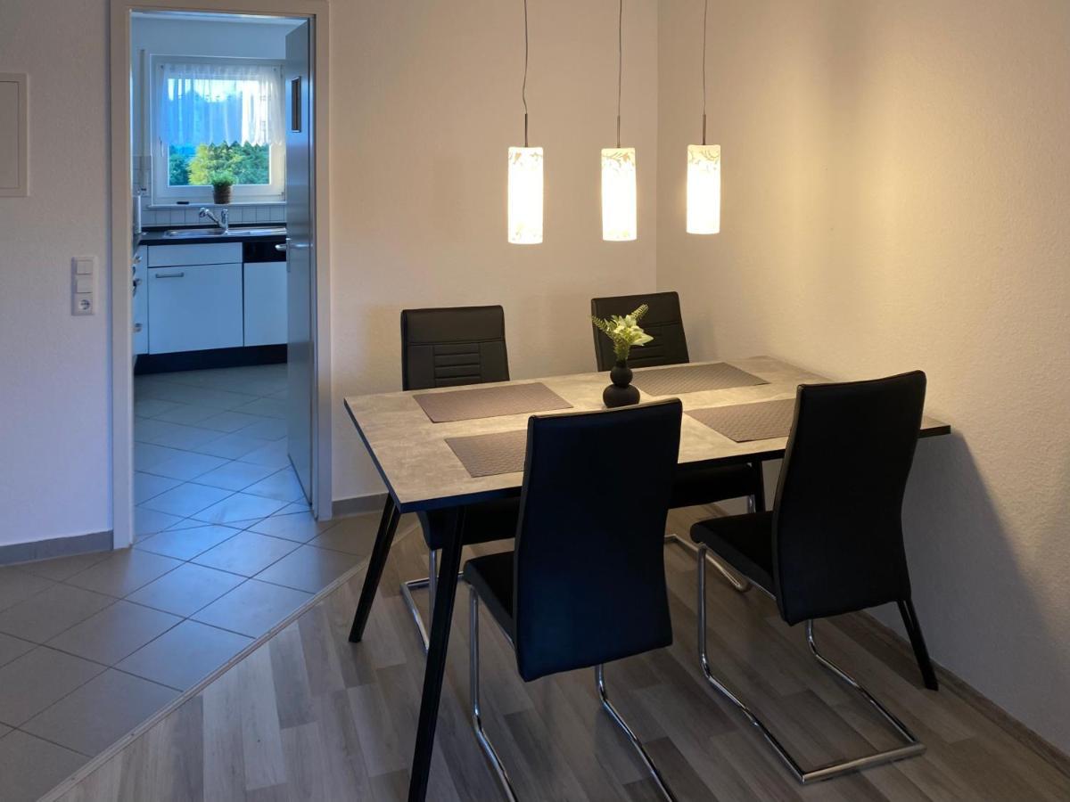 3 Zimmer Apartment In S-Bahn Naehe, 76 Qm, Max 5 Pers, 30Qm Dachterasse, Garage, Internet 1000 Mbit Gaertringen Exterior photo